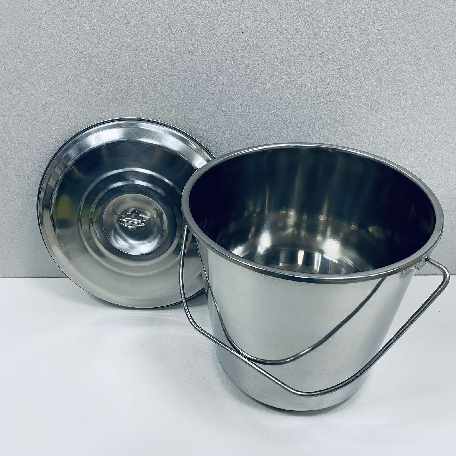 Ведро с крышкой A-PLUS 0388 8 л 23096