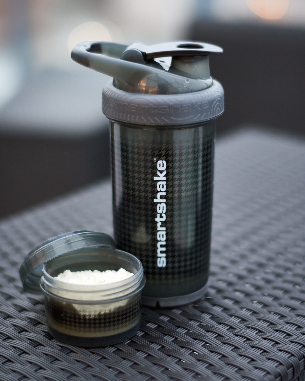 Шейкер спортивний SmartShake Revive 25oz/750ml Black (1838398728)