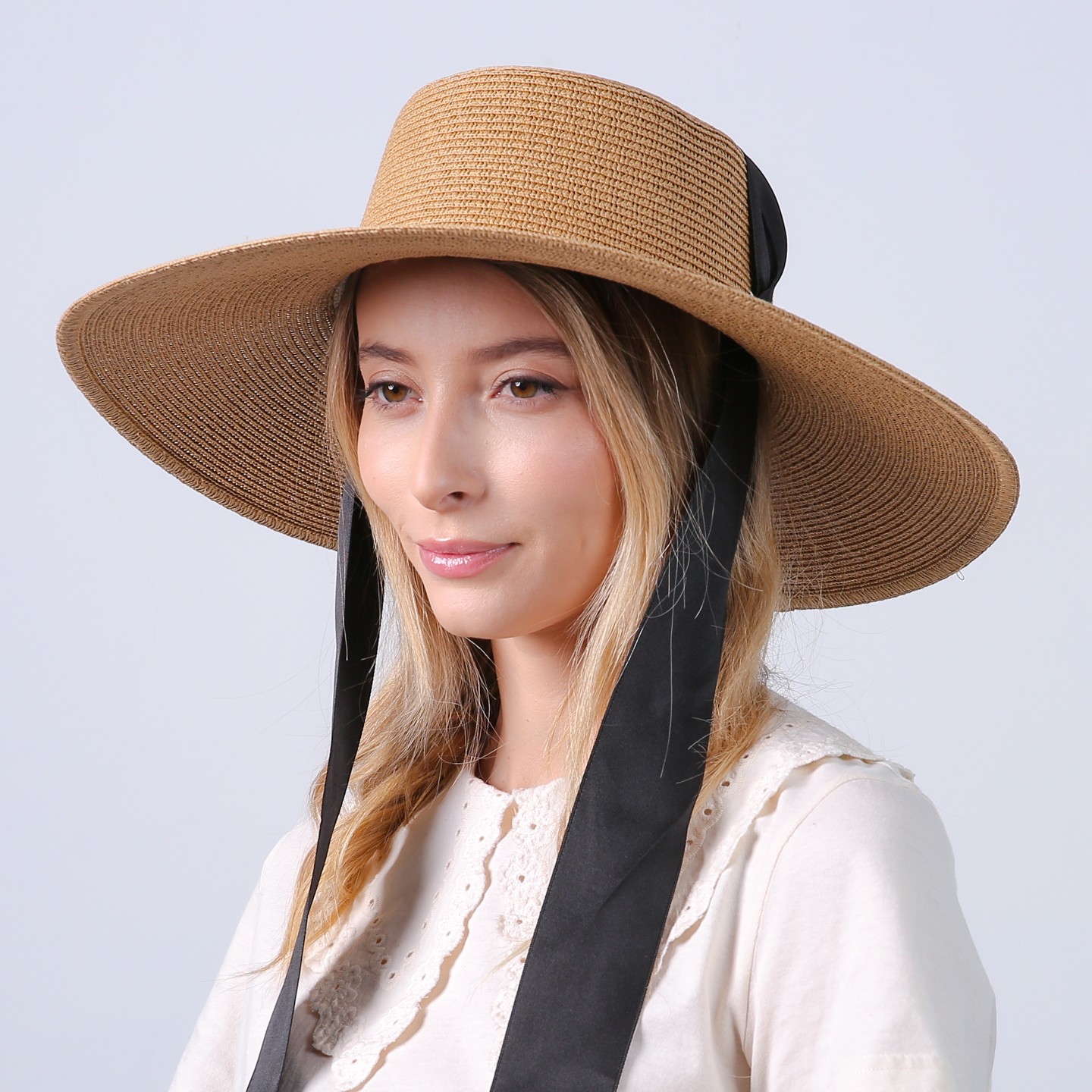 Шляпа женская с лентой-завязкой LuckyLOOK Перис One Size Бежево-черный 735-170