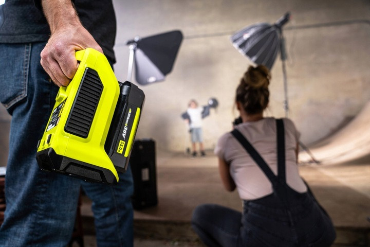 Инвертор преобразователь RYOBI MAX POWER RY36BI300A-0 без АКБ