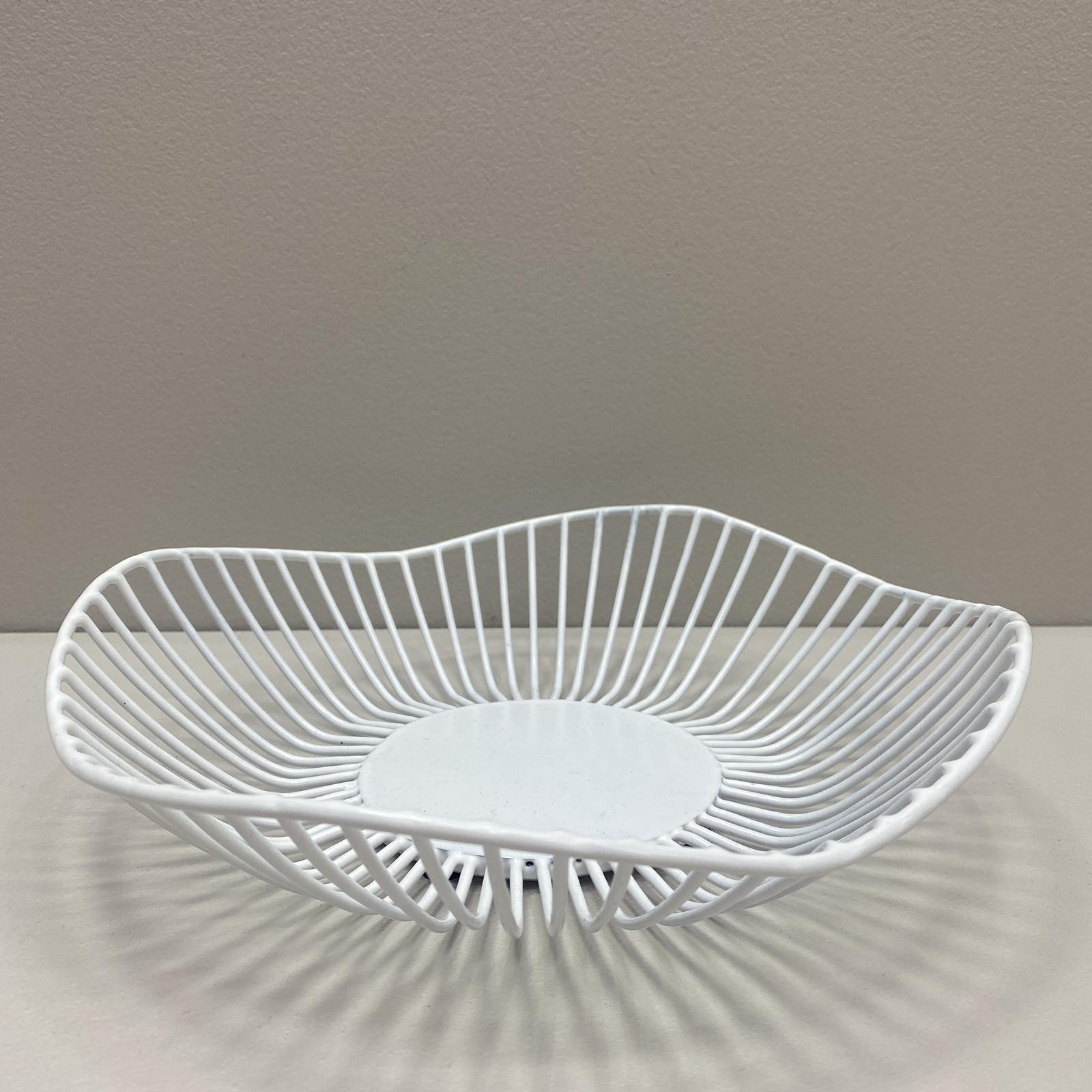 Корзина для фруктов Полуволна ART 25*24*6 см белая 1028