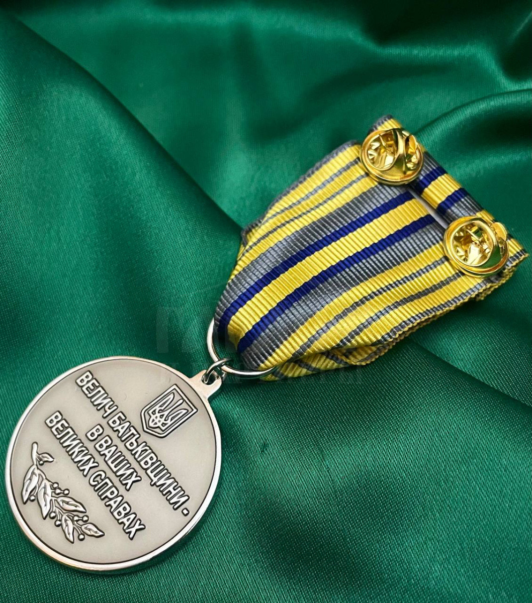 Медаль Collection за Воїнську доблесть с удостоверением 35 мм Серебристый (hub_124ymi)