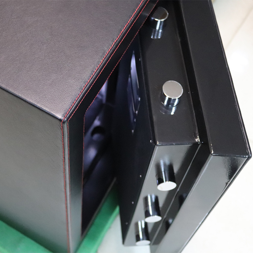 Сейф огневзломостойкий Griffon CLE II.68.E LEATHER