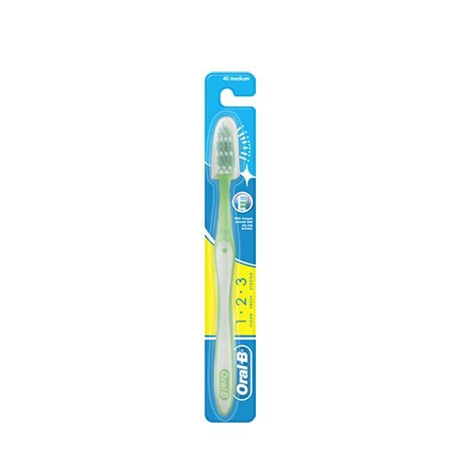 Зубна щітка ORAL-B 1 2 3 Чистота Свіжість навіть між зубами 40, середня (MM00394)