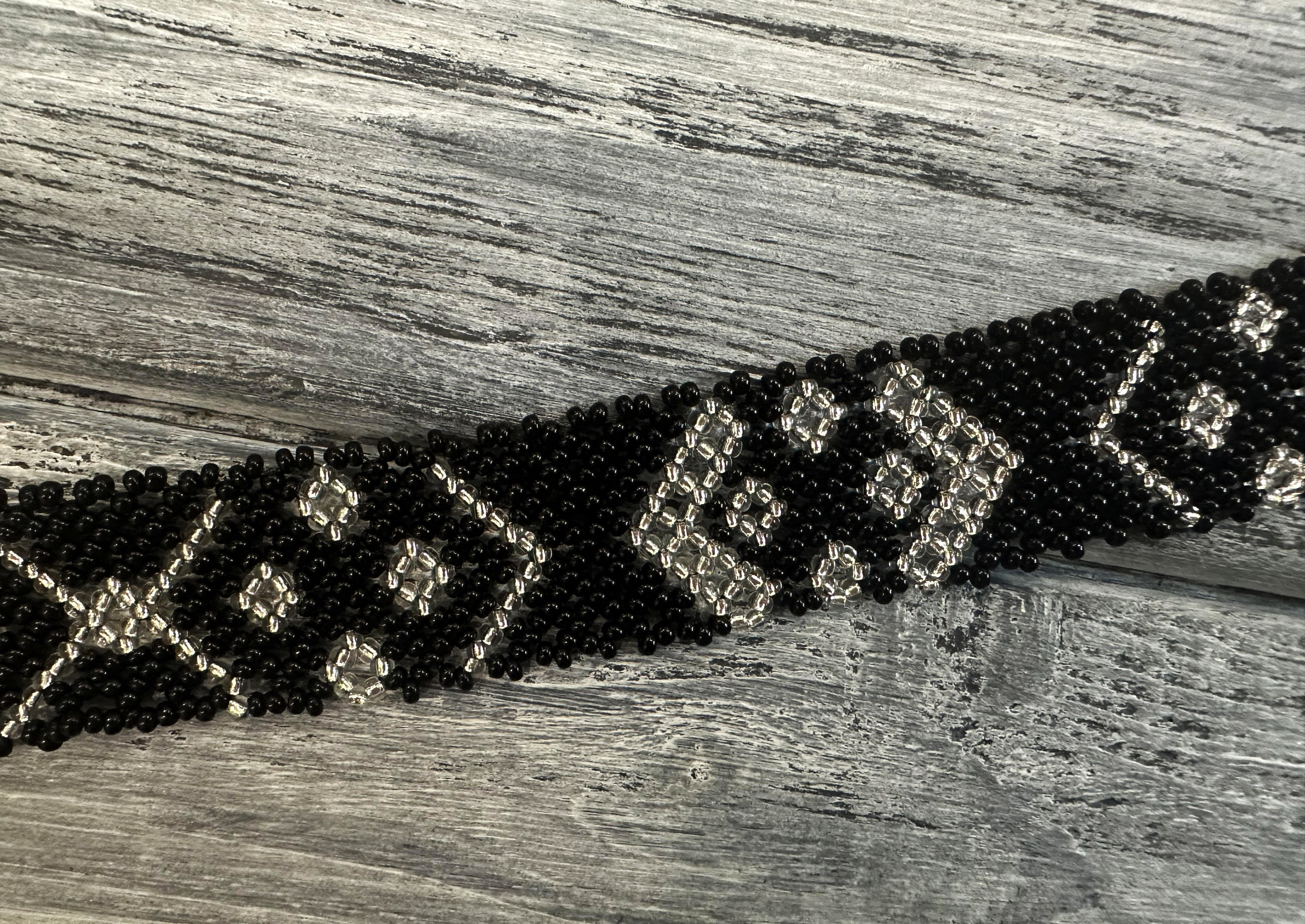 Традиционное украинское ожерелье чокер из бисера HatynkaUA Necklace 29 см Черно-серебристый (SUN999_44_1)