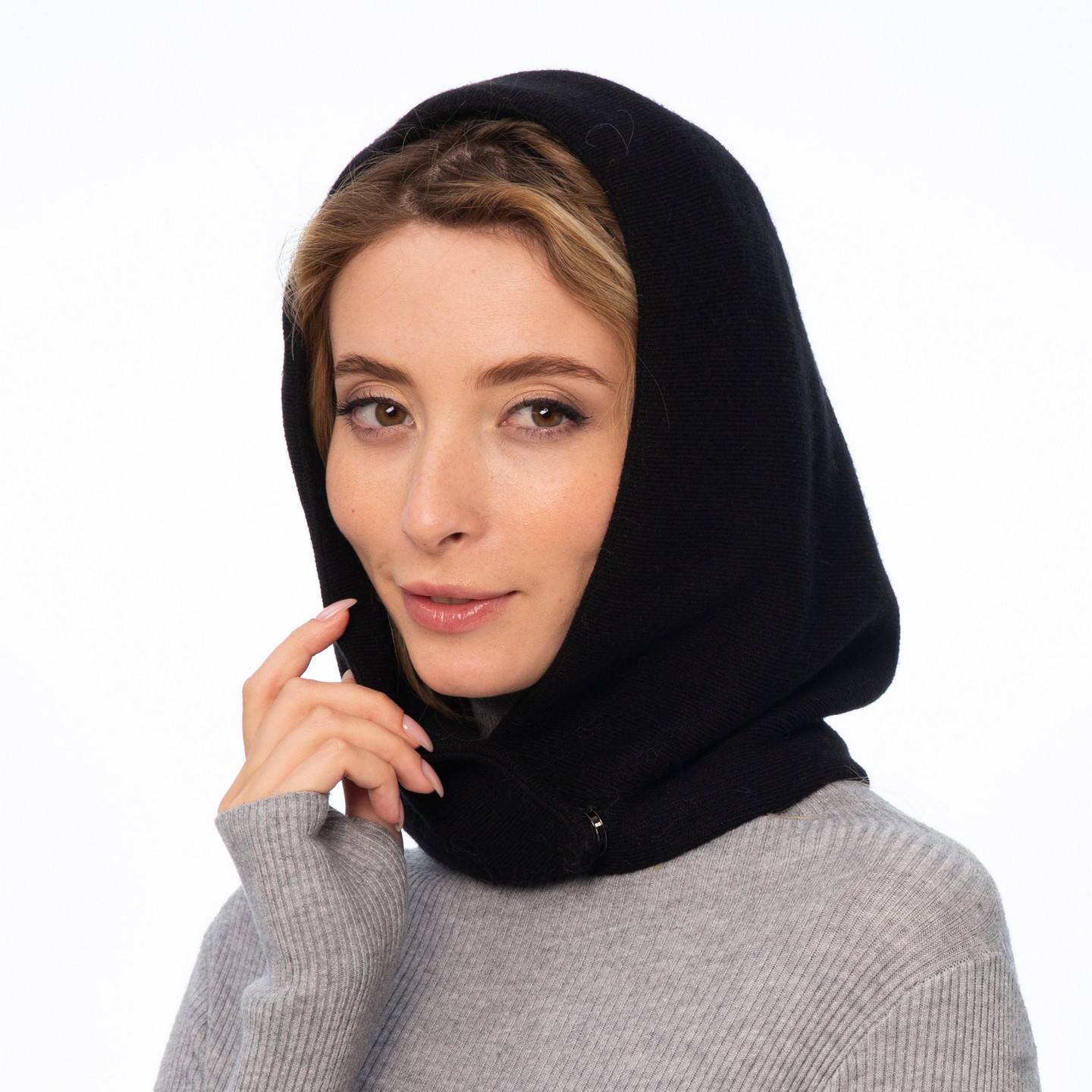 Капор-капюшон жіночий LuckyLOOK Mona One Size Чорний 052-741