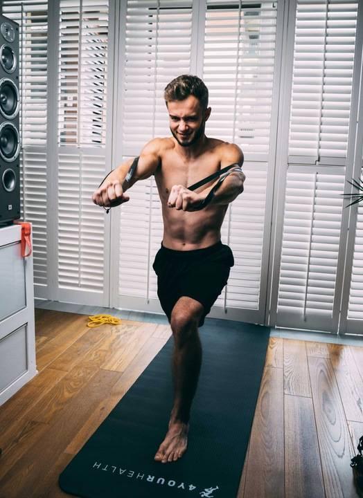 Гумова петля для тренувань 4yourhealth Power Band Level 3 12-30кг чорна 0910
