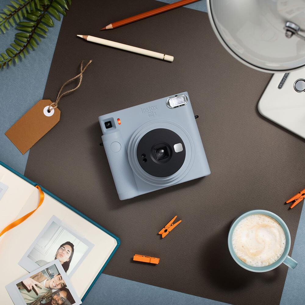 Подарочный набор фотоаппарат Fujifilm Instax Square SQ1/Фотобумага 80 шт/Чехол/Фотоальбом 80 фото Голубой