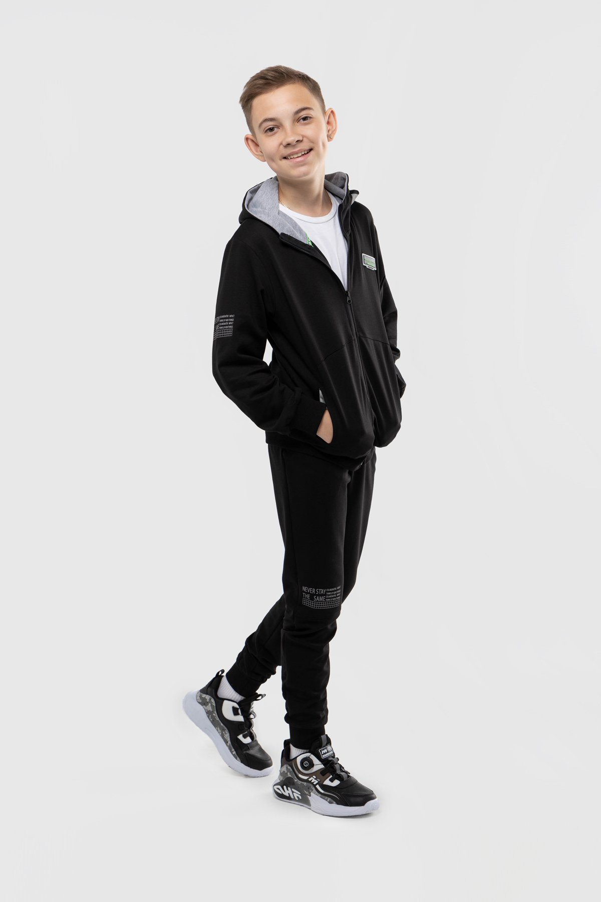 Спортивний костюм для хлопчика MAGO 244006 кофта + штани 146 см Чорний (2000989919179)