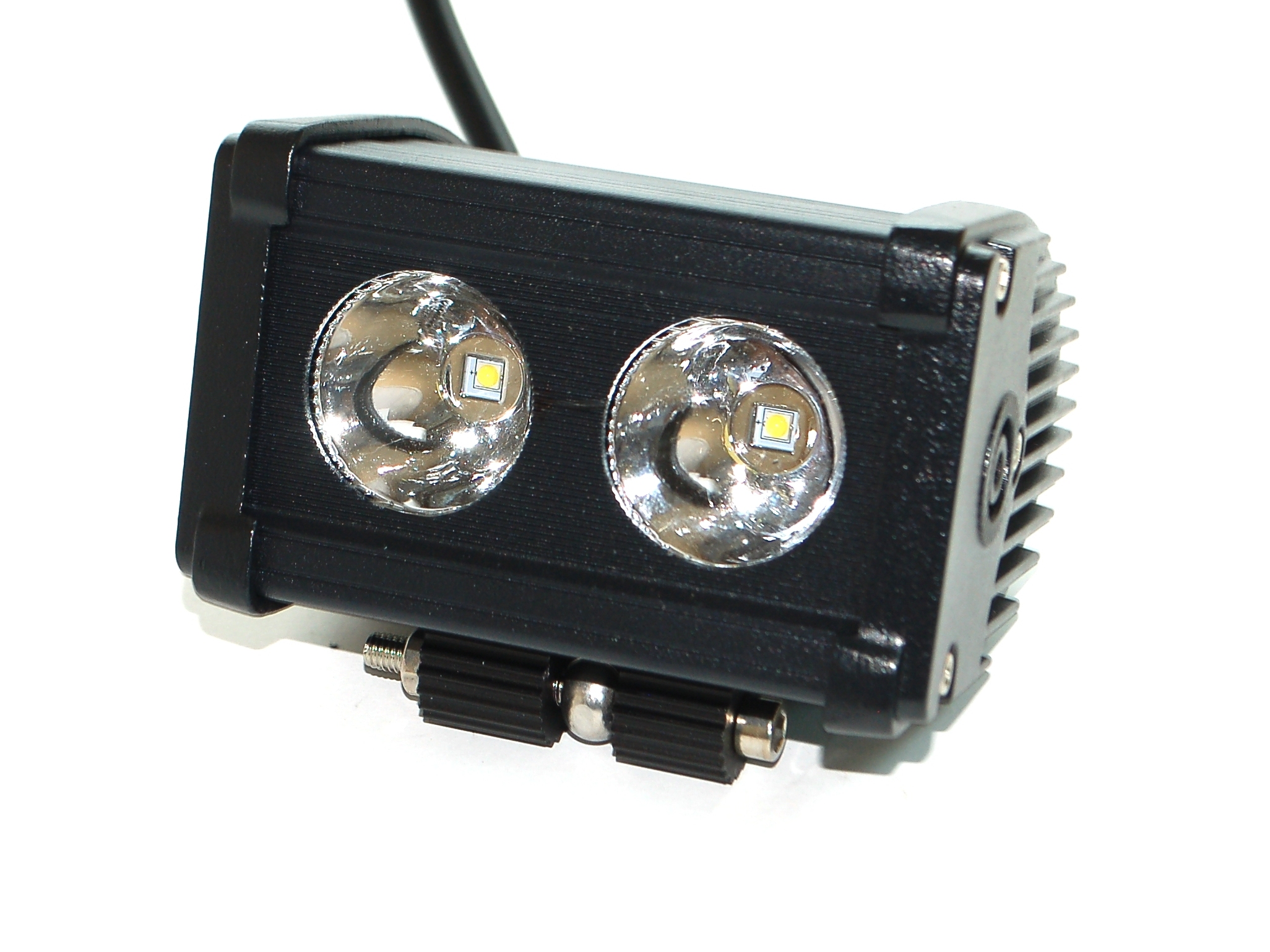 Світлодіодна фара AllLight D-20W 2chip CREE FLOOD 9-30V нижнє кріплення