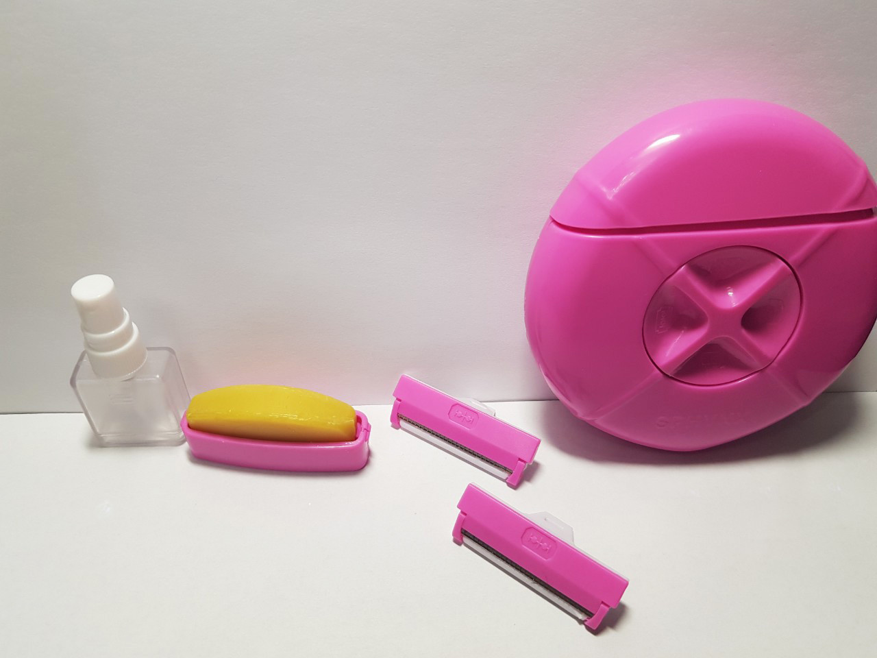 Бритва туристическая Sphyn x Travel Razor дорожная для депиляции 3 в 1 с распылителем и мылом Розовый