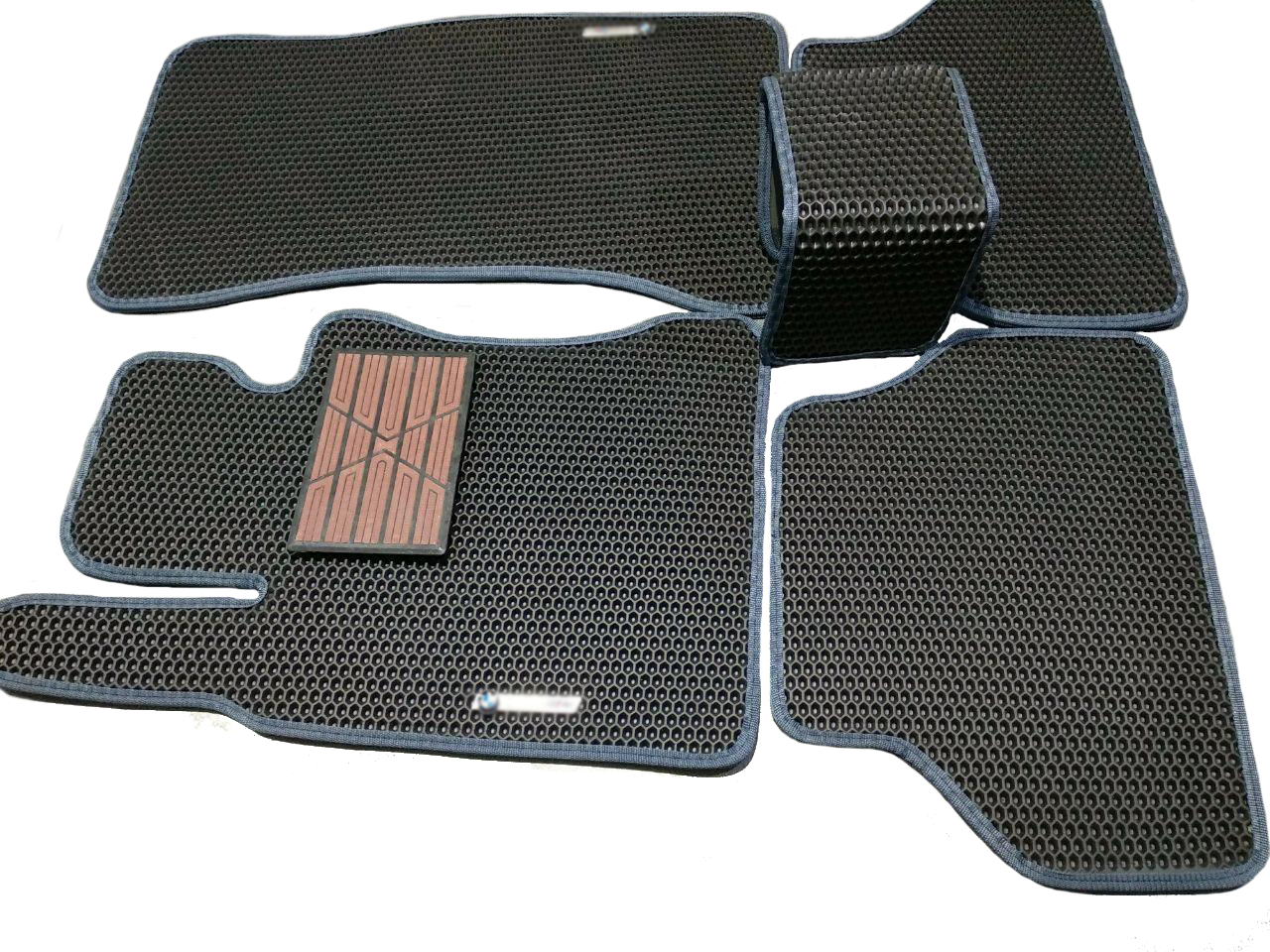 Автокилимки iKovrik Преміум 5 шт в комплекті до восьми кріплень, підп'ятник гума-пластик, 2 шильдики (n-487)