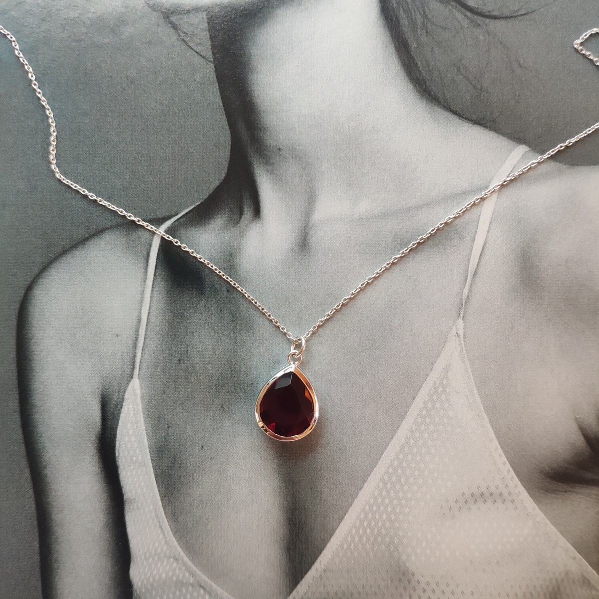 Серебряное колье SilverBreeze с натуральным гранатом 3.331ct (2118435) 500