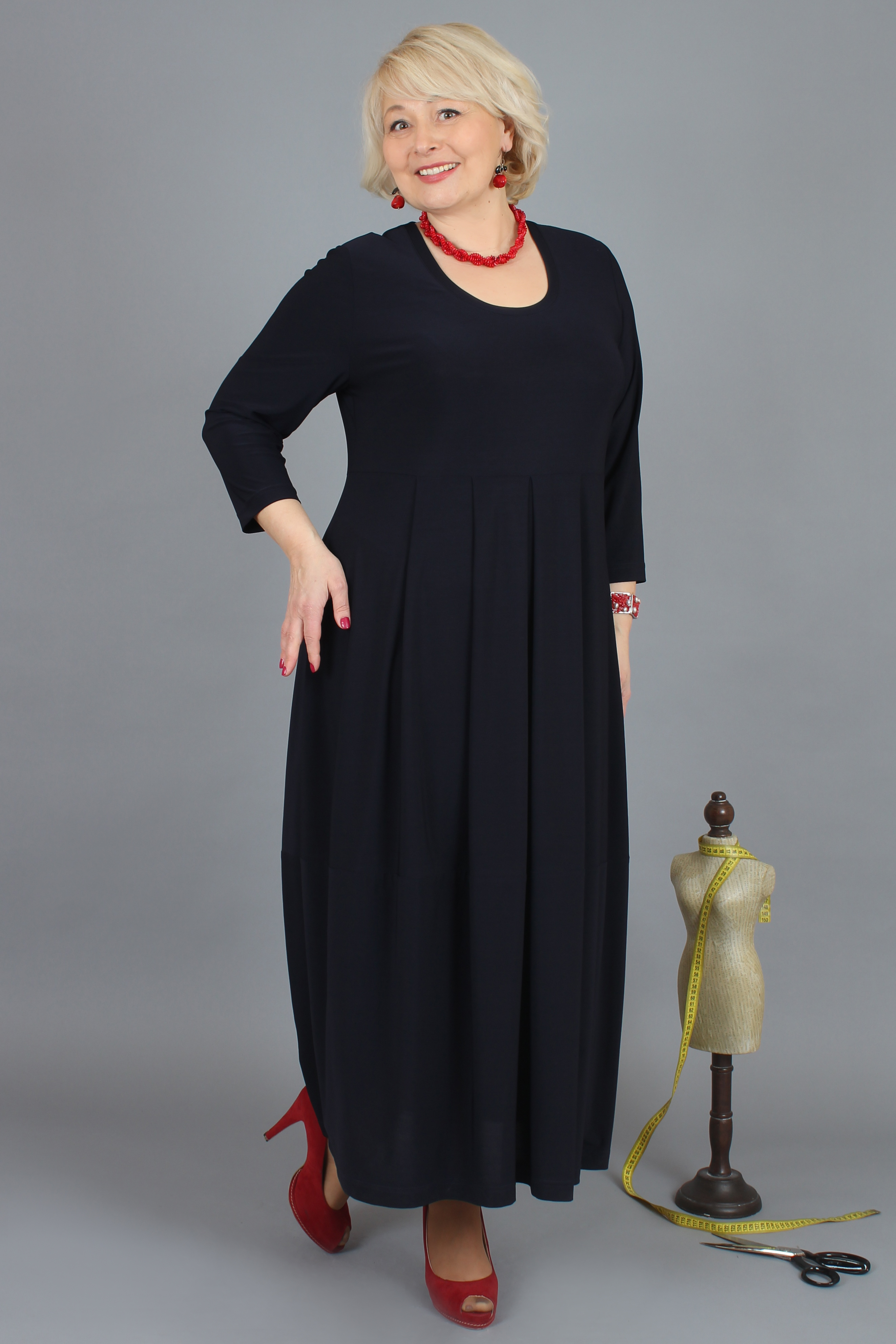 Женское платье NadiN 1328/2 52 размер Чёрное