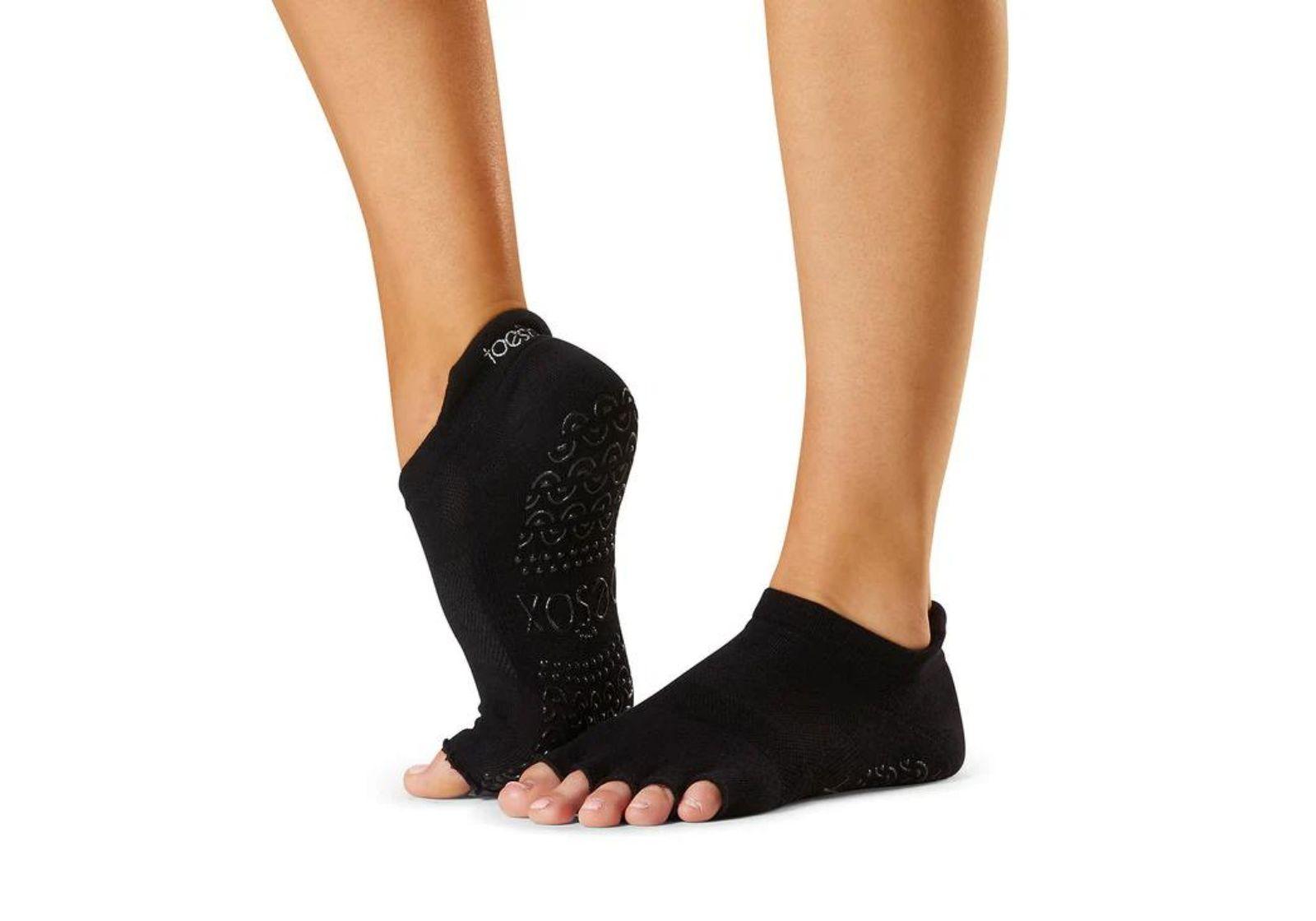 Носки для йоги ToeSox Half Toe Low Rise Grip Evolve Tec S 36-38.5 черный