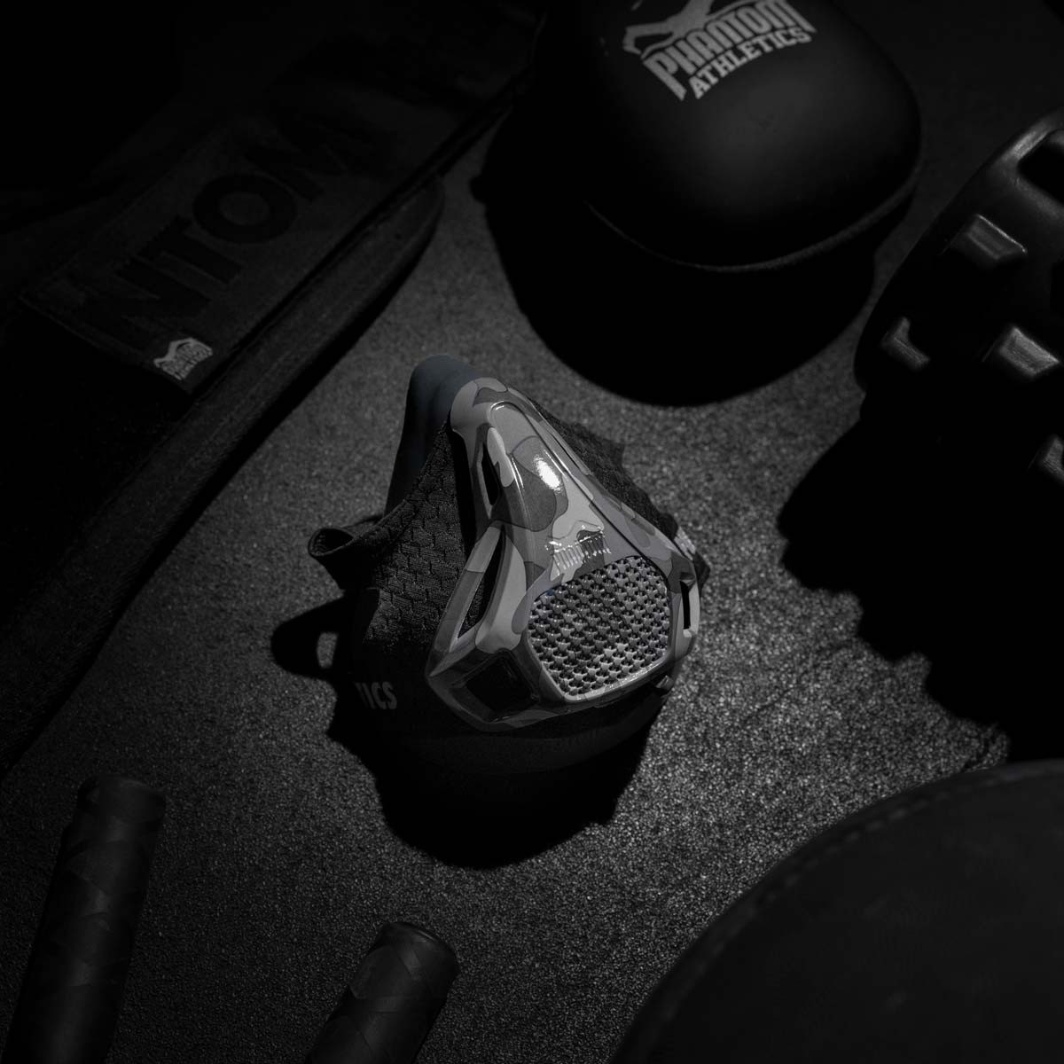 Маска для тренировки дыхания Phantom Training Mask Camo S