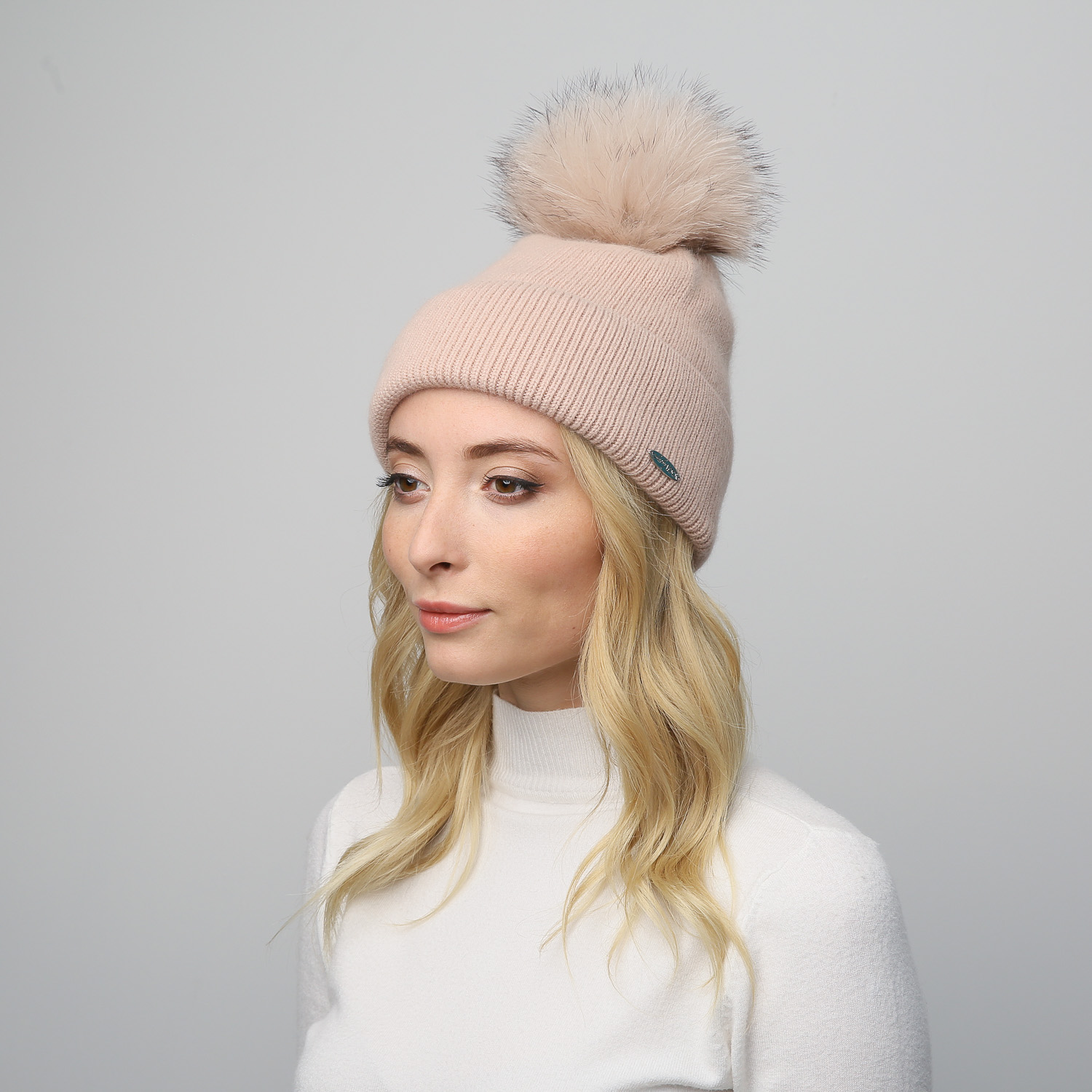 Шапка женская с помпоном 948-106 LuckyLOOK One Size Бежевый
