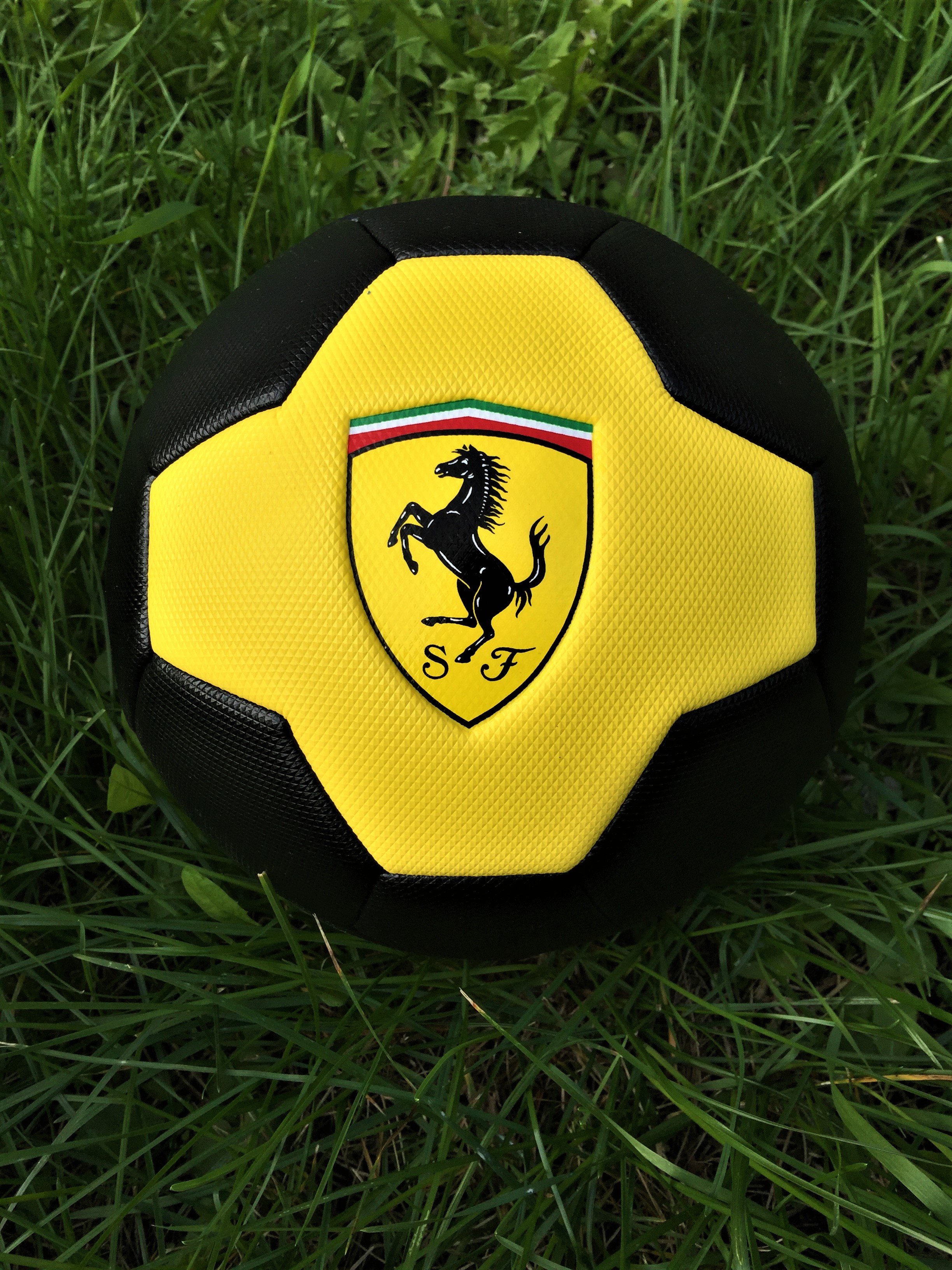М'яч футбольний Ferrari р.5 Жовто-чорний F661