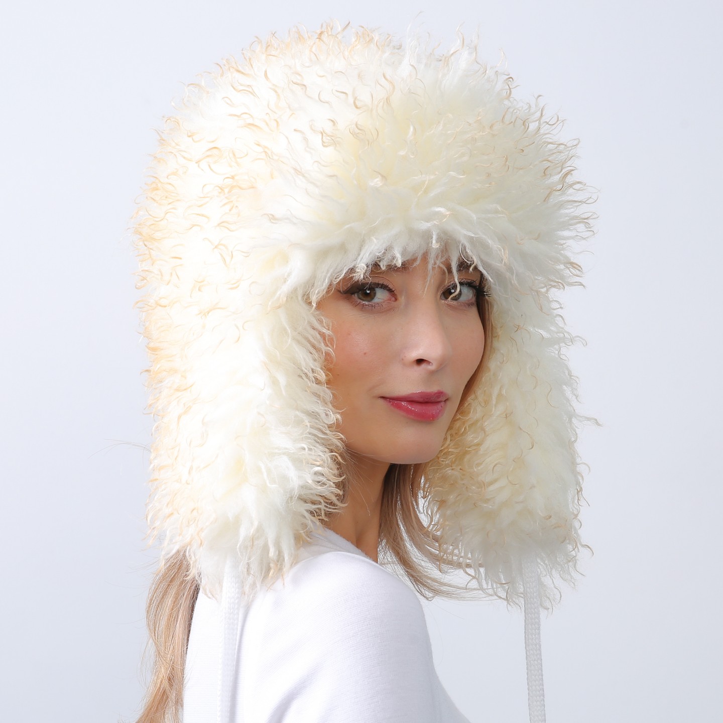 Шапка ушанка женская LuckyLOOK Керри One Size Молочный 653-924