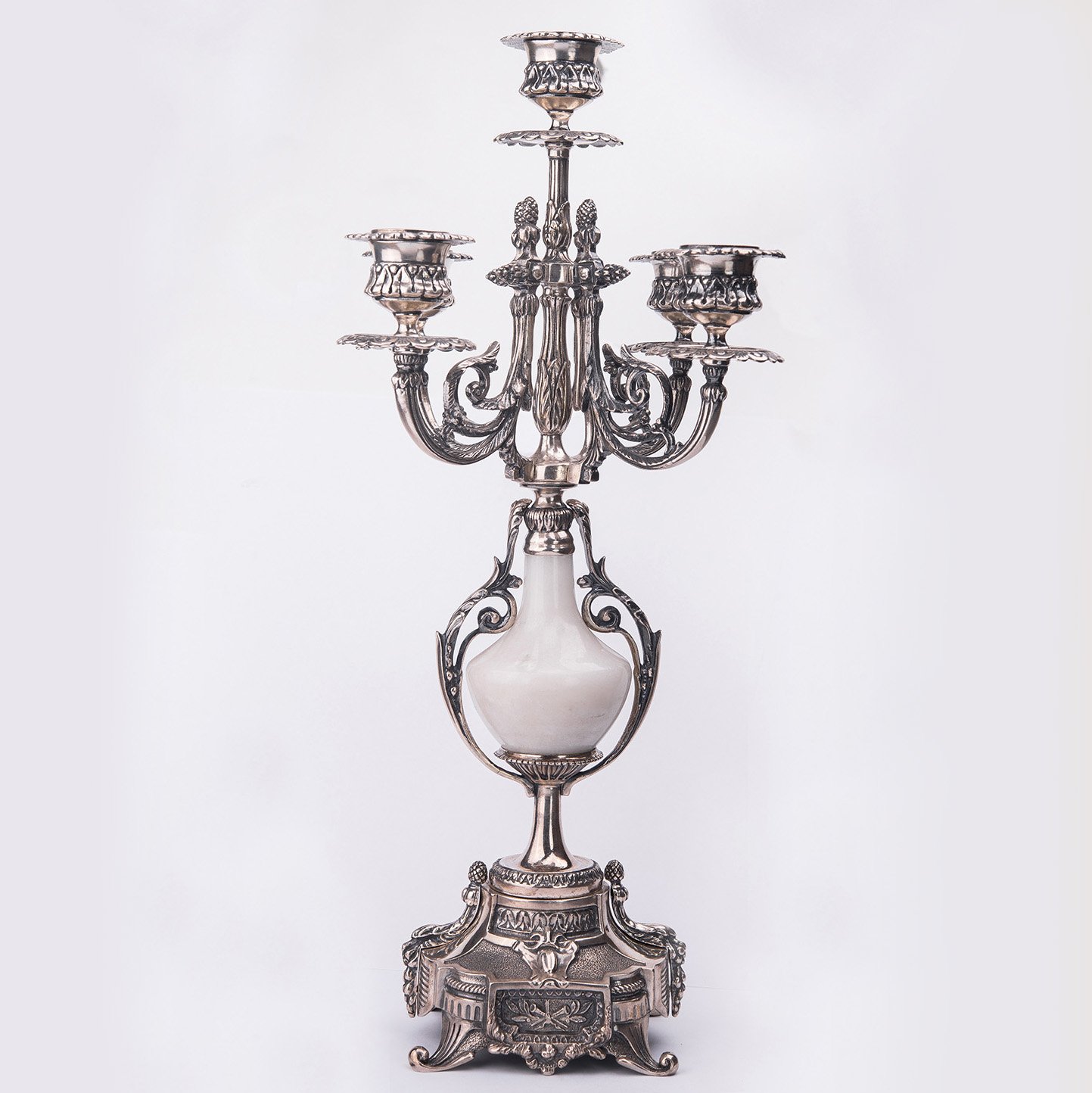 Срібний свічник ручної роботи Біла ваза сер00036 Онікс