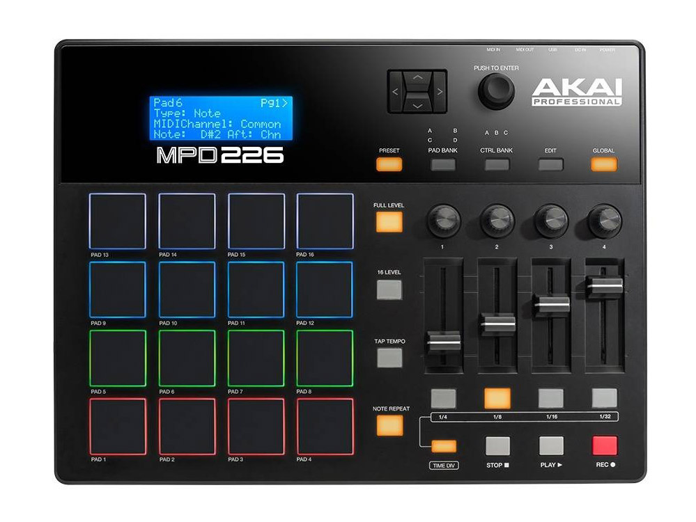 MIDI контроллер AKAI MPD226