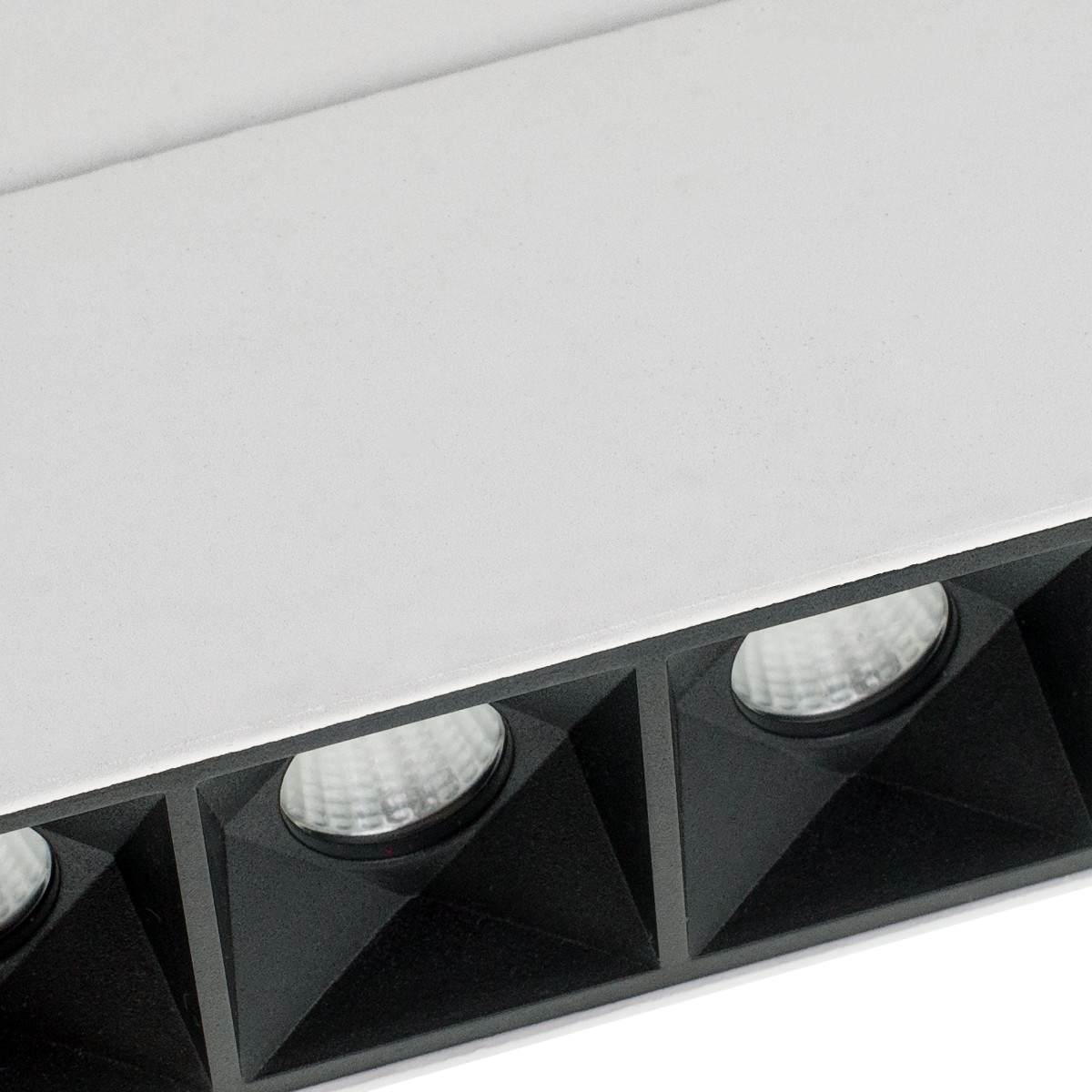 Светильник трековый Brille 10W KW-218 Белый