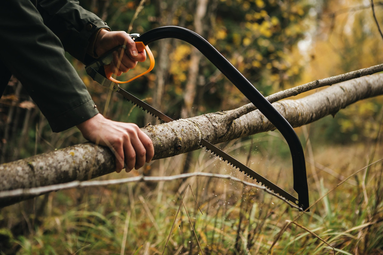 Ножовка по дереву ручная лучковая Fiskars SW30 625 мм