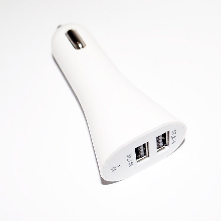 Автомобільний зарядний пристрій PWE С4 2 USB 2.1/1.0 A