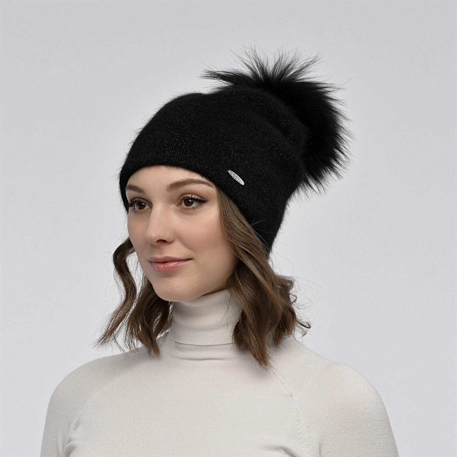 Шапка женская с помпоном 658-784 LuckyLOOK One Size Черный