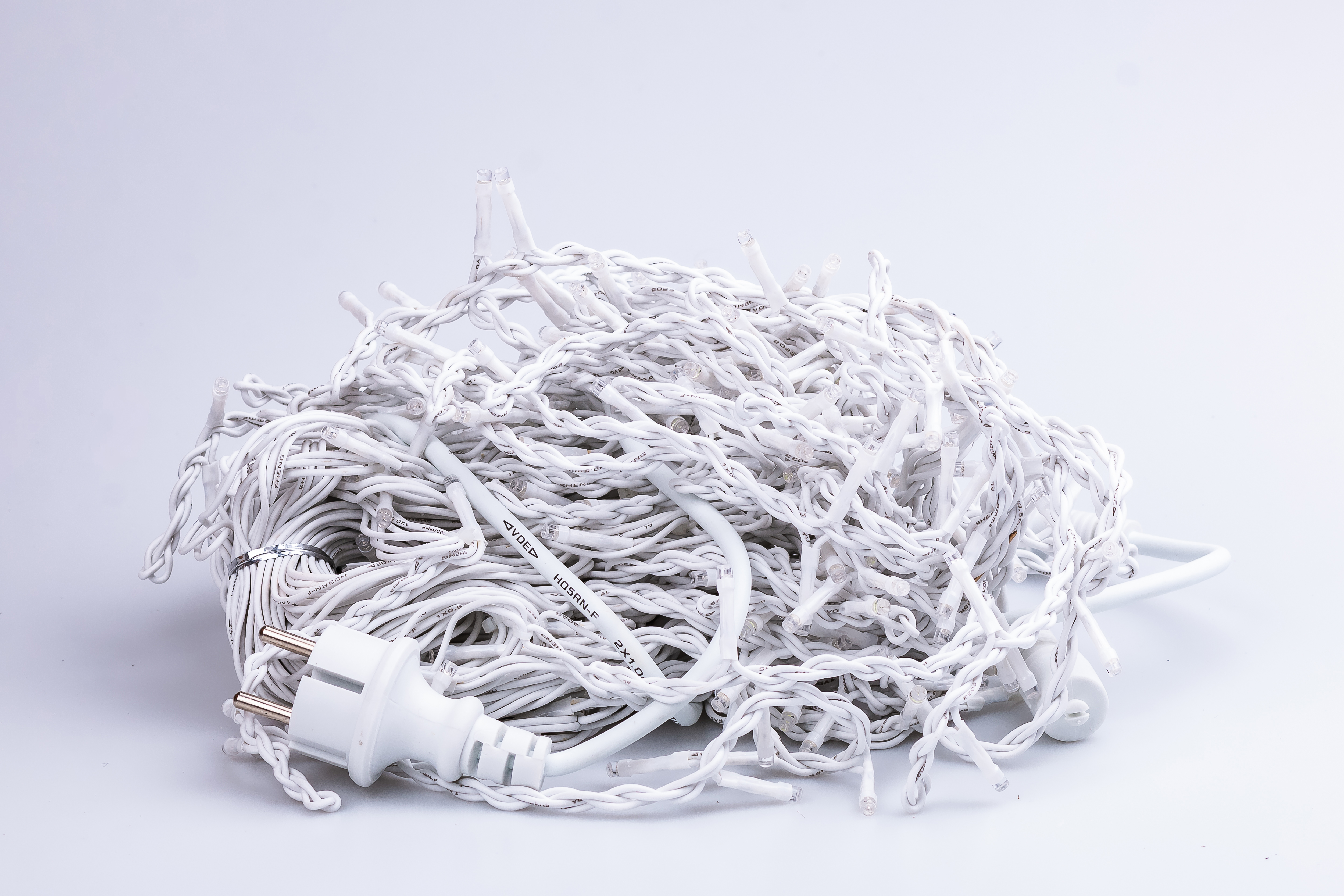 Гирлянда Lugi Бахрома уличная 200 LED 12м от сети белый (12МWW)
