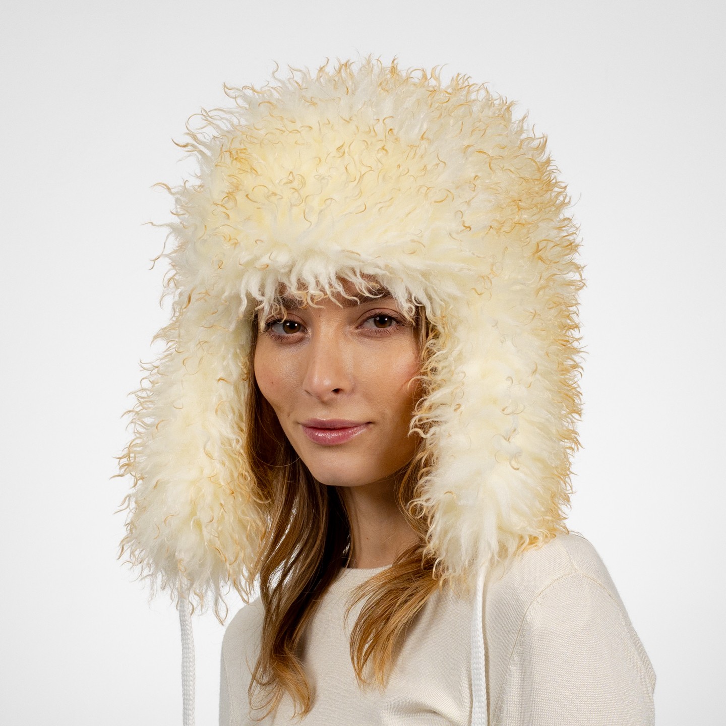 Шапка ушанка женская Керри LuckyLOOK One Size Белый 653-917