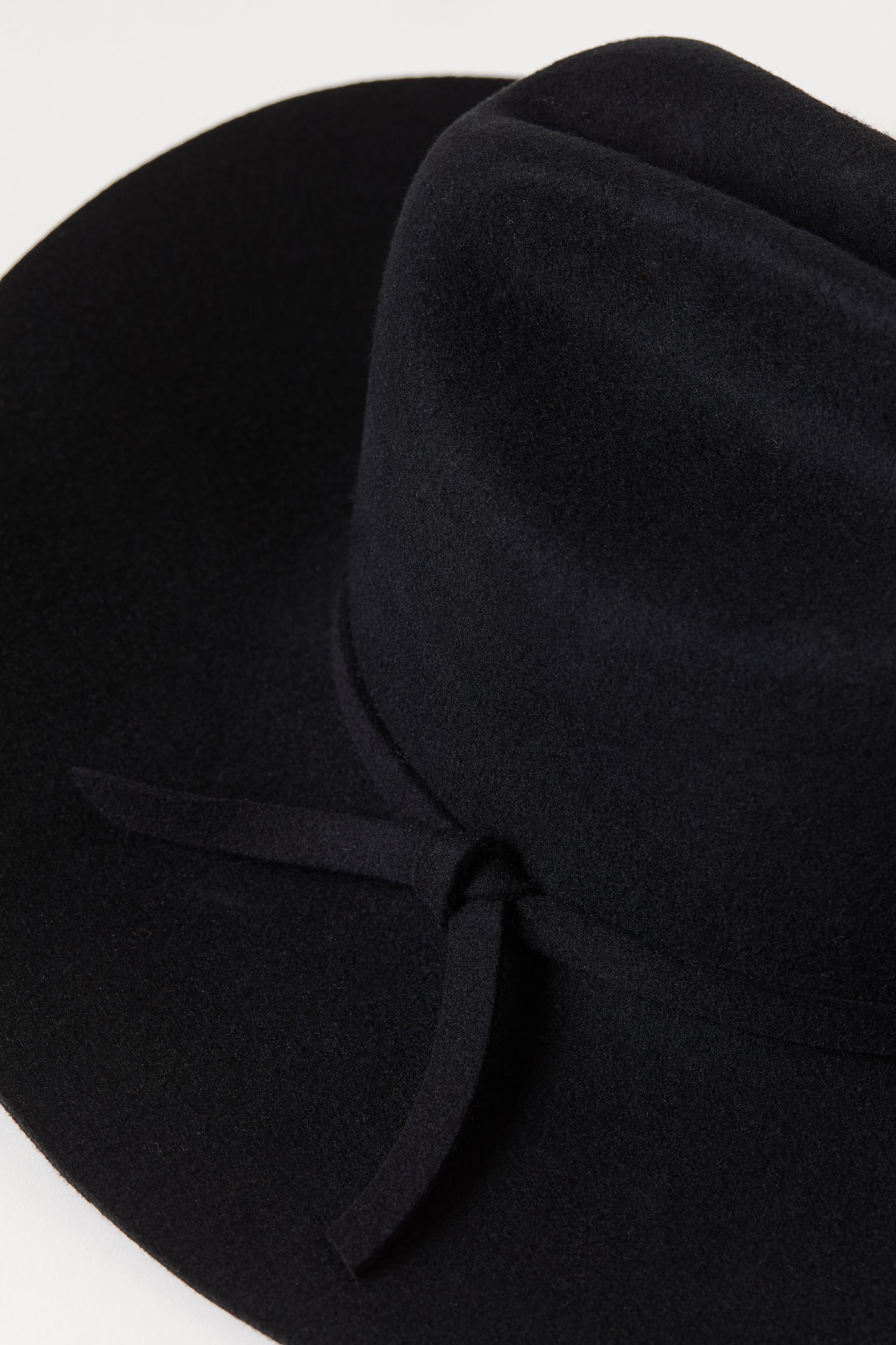 Шляпа H&M L/58 черный 401708507