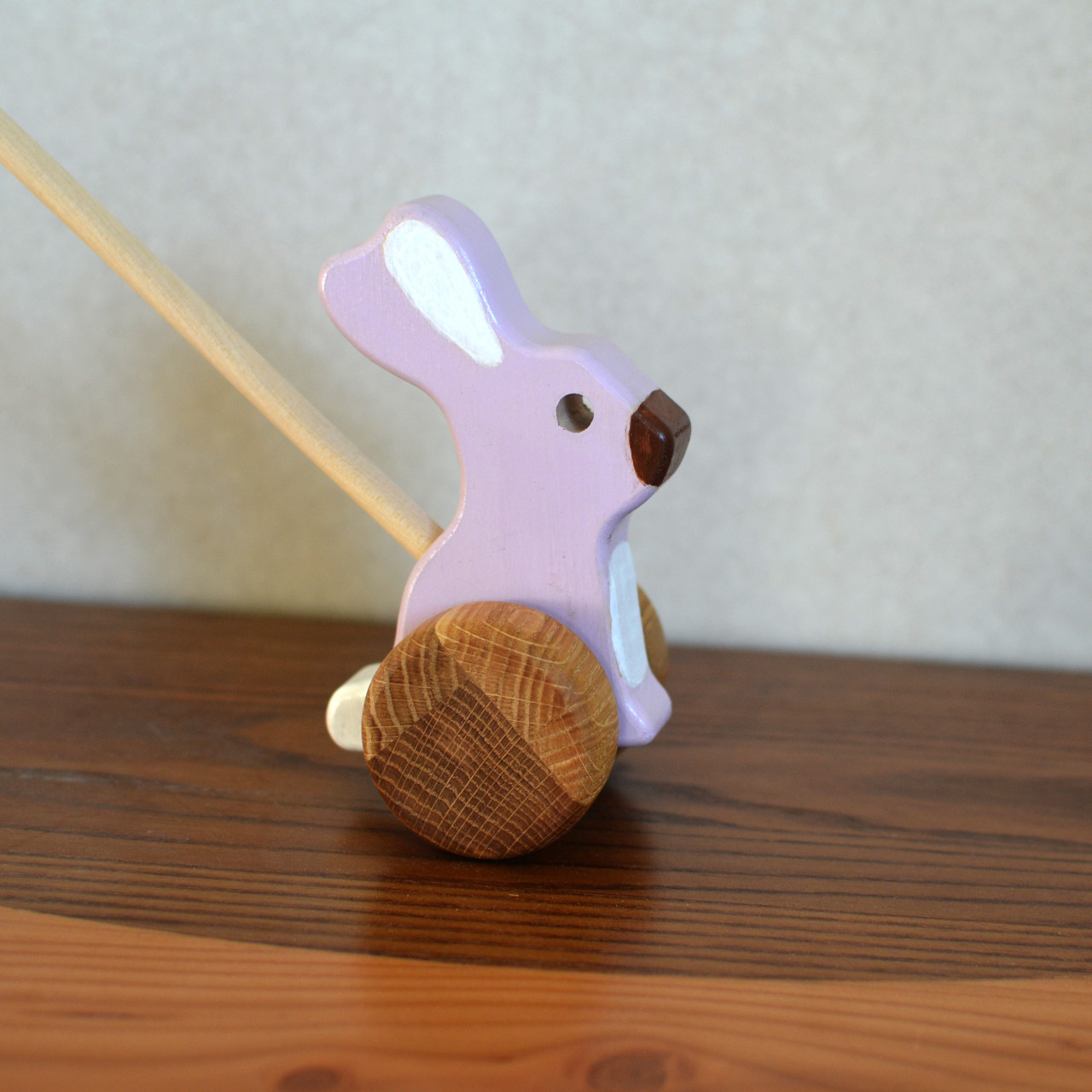 Деревянная игрушка SUNROZ для детей зайчик-попыхайчик Лиловый (7143)