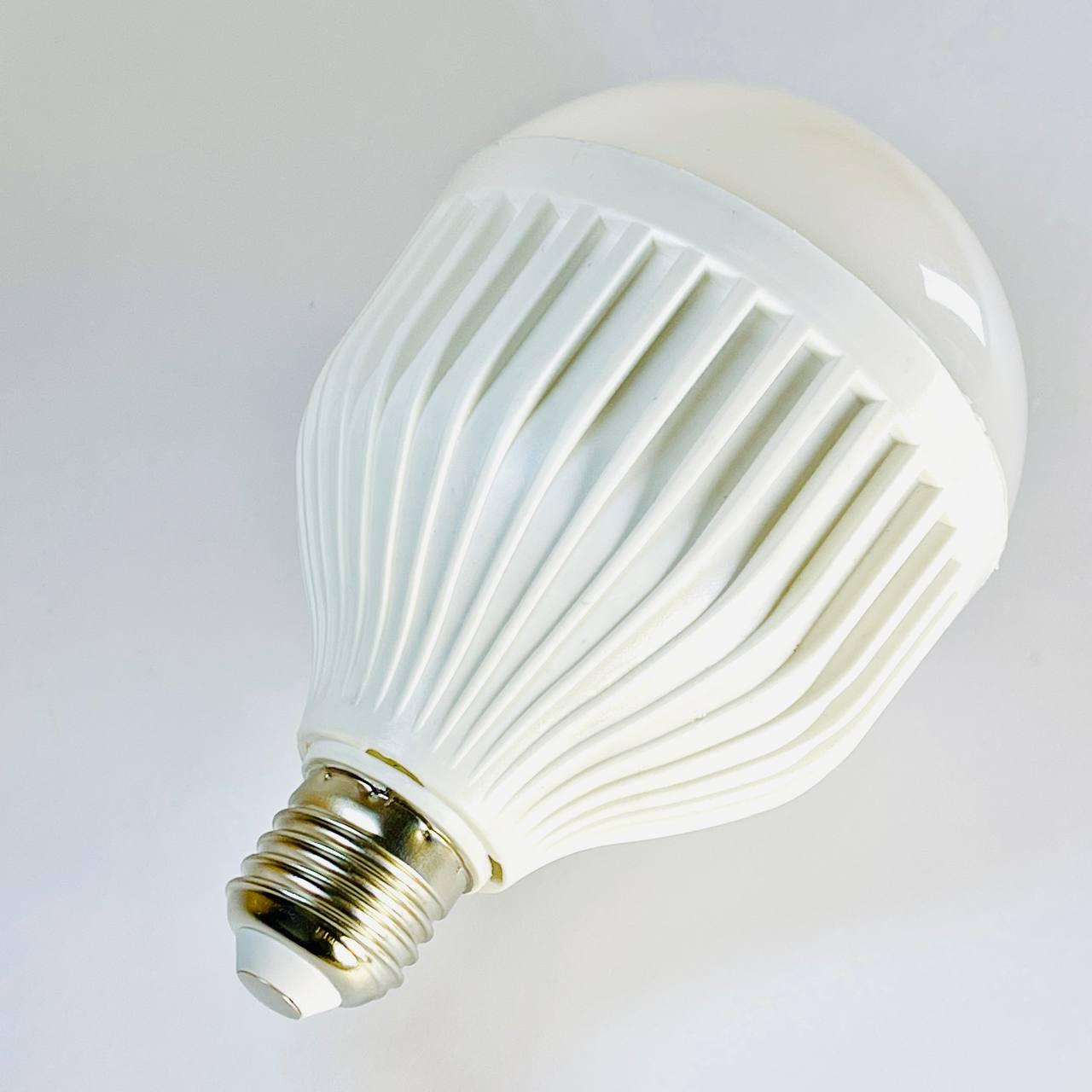 Лампа LED акумуляторна Intelligent Smartcharge 15w 810 LMN Е27