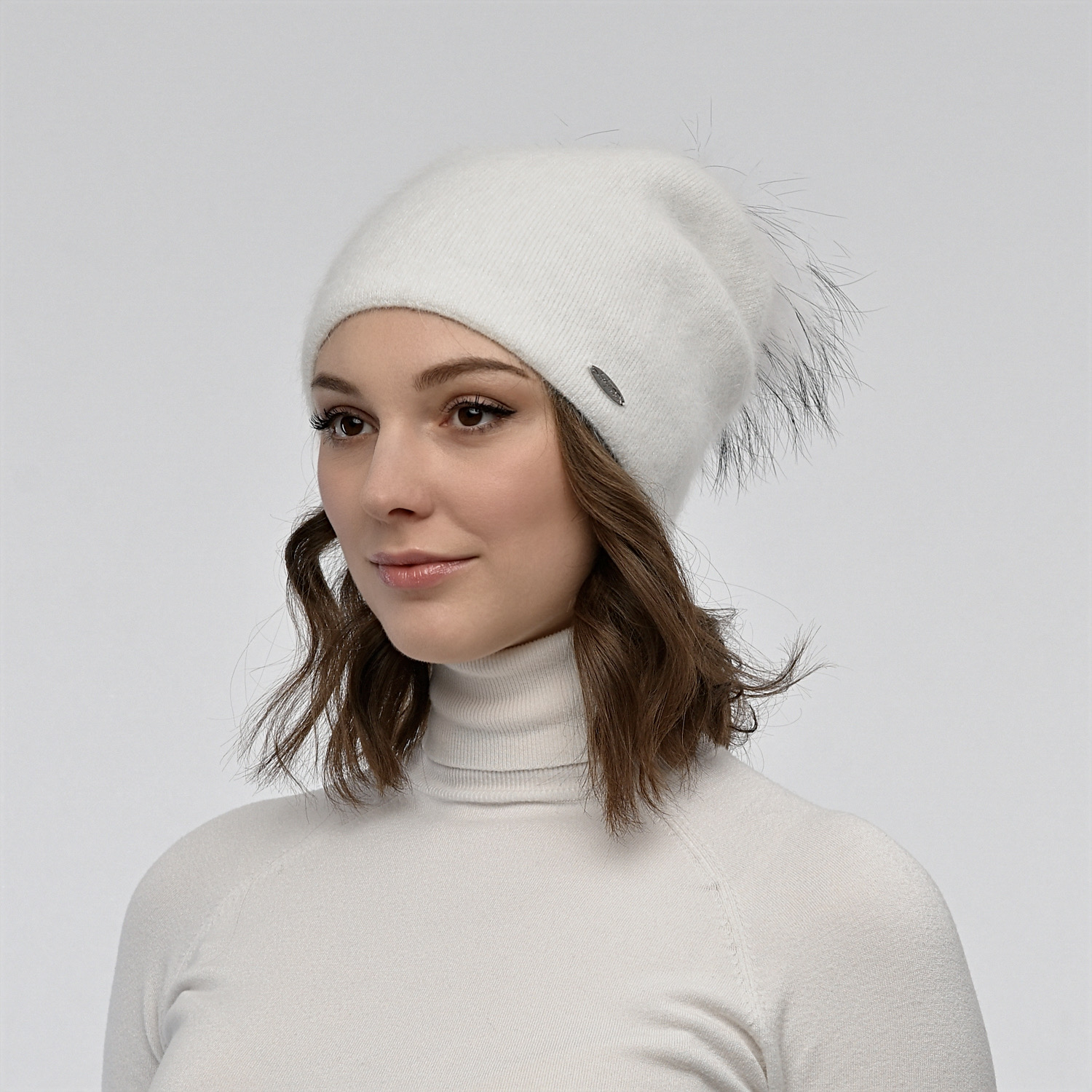 Шапка женская с помпоном 267-641 LuckyLOOK OneSize Белый